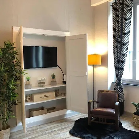 Au Pied De La Cite Carcassonne