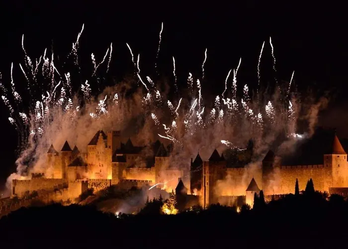 Au Pied De La Cite Carcassonne