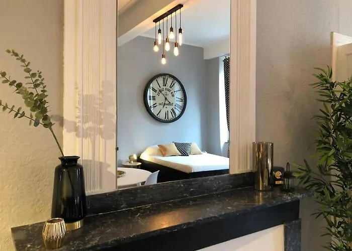 Au Pied De La Cite * Carcassonne